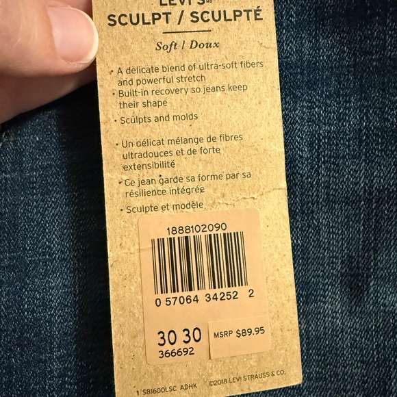 Levi's Sculpt Jeans in Dark Blue - Picture 6 of 10